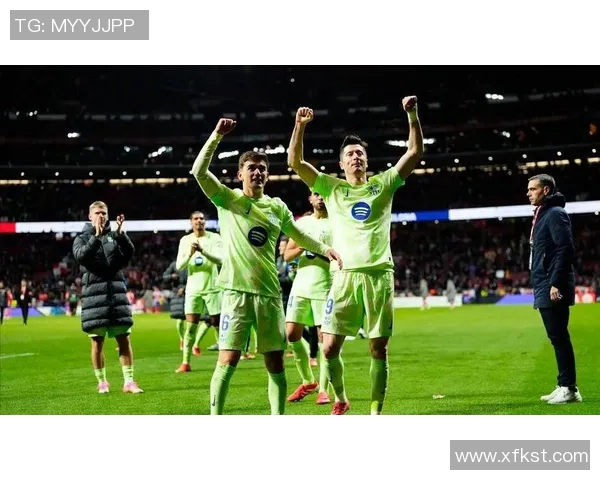 西甲赛场莱万梅开二度助巴萨逆转胜利展现超级球星风采