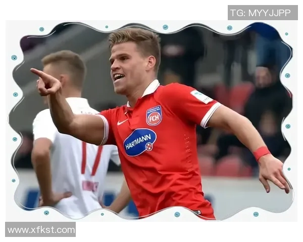 德甲球员戴维斯成为焦点，表现引人瞩目